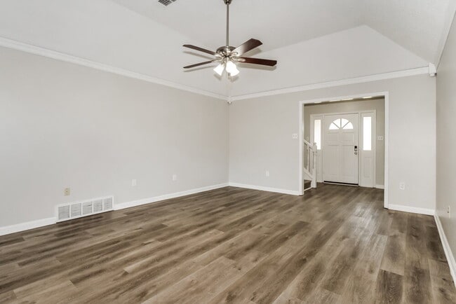 Building Photo - 7308 Schilling Cove E