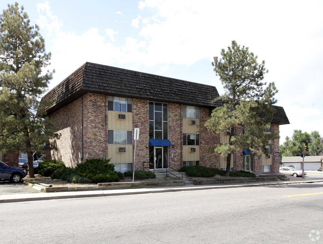 Primary Photo - Wellington Plaza Apartments