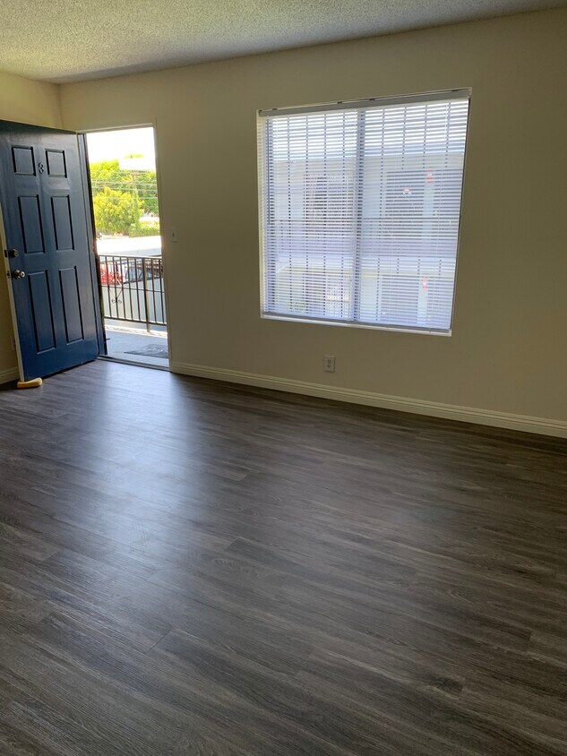 Primary Photo - 1505 Del Amo Blvd