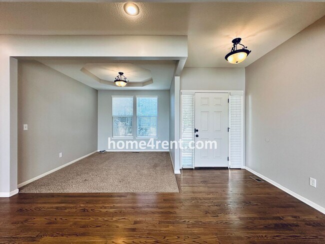 Building Photo - Gorgeous Olathe, 5 BR Home w/ Wood floors,...