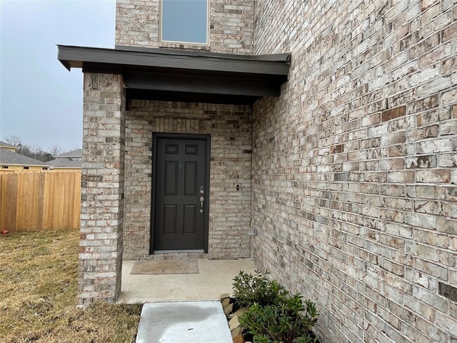 Building Photo - 838 Wembley Wood Wy