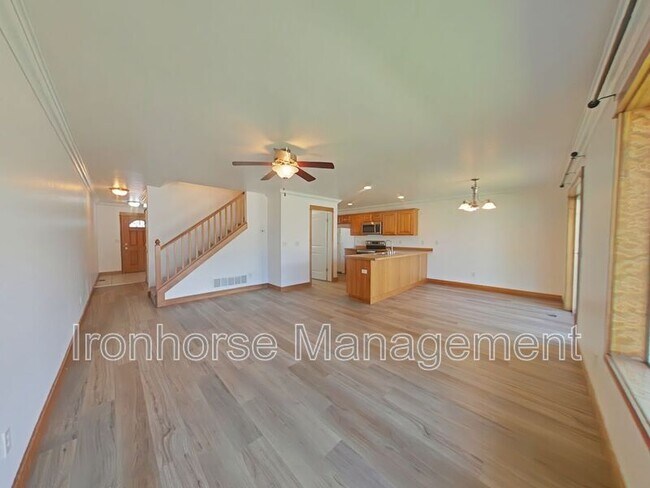 Building Photo - 5471 Glenellen Dr
