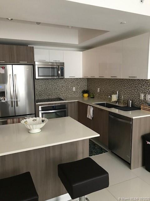 Foto principal - 5300 Paseo Blvd