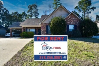 Building Photo - 2421 Redwood St