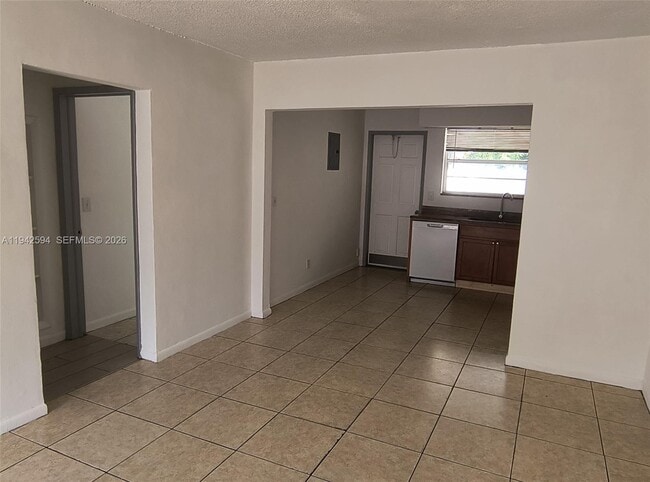 Building Photo - 4900 SW 28th Ter