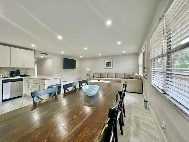 Foto del edificio - 1905 Bermuda Cir