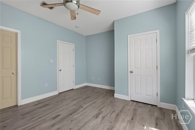 Building Photo - 2208 Walden Park Dr