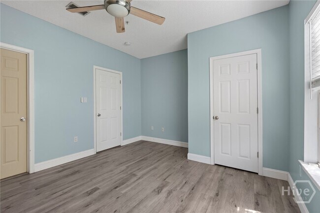 Foto del edificio - 2208 Walden Park Dr