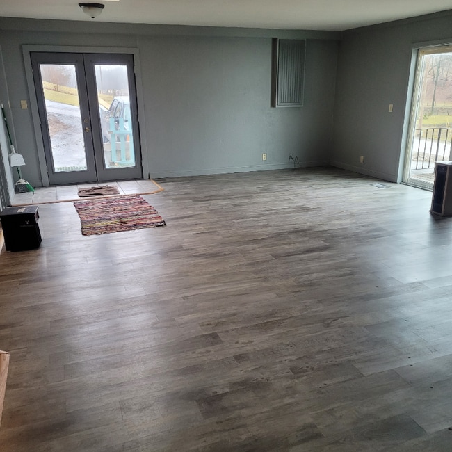 Building Photo - 1331 New London Gravel Rd