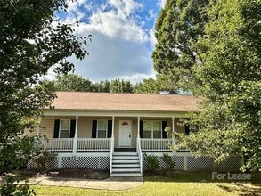Building Photo - 3331 Robinwood Rd