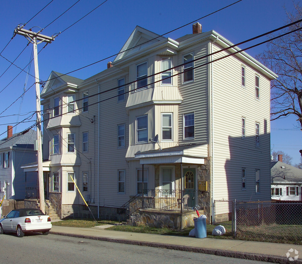 Building Photo - 30-32 Globe St