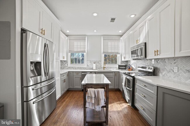 Building Photo - 21224 Sweetgrass Way