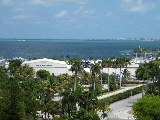 Foto del edificio - 3350 SW 27th Ave