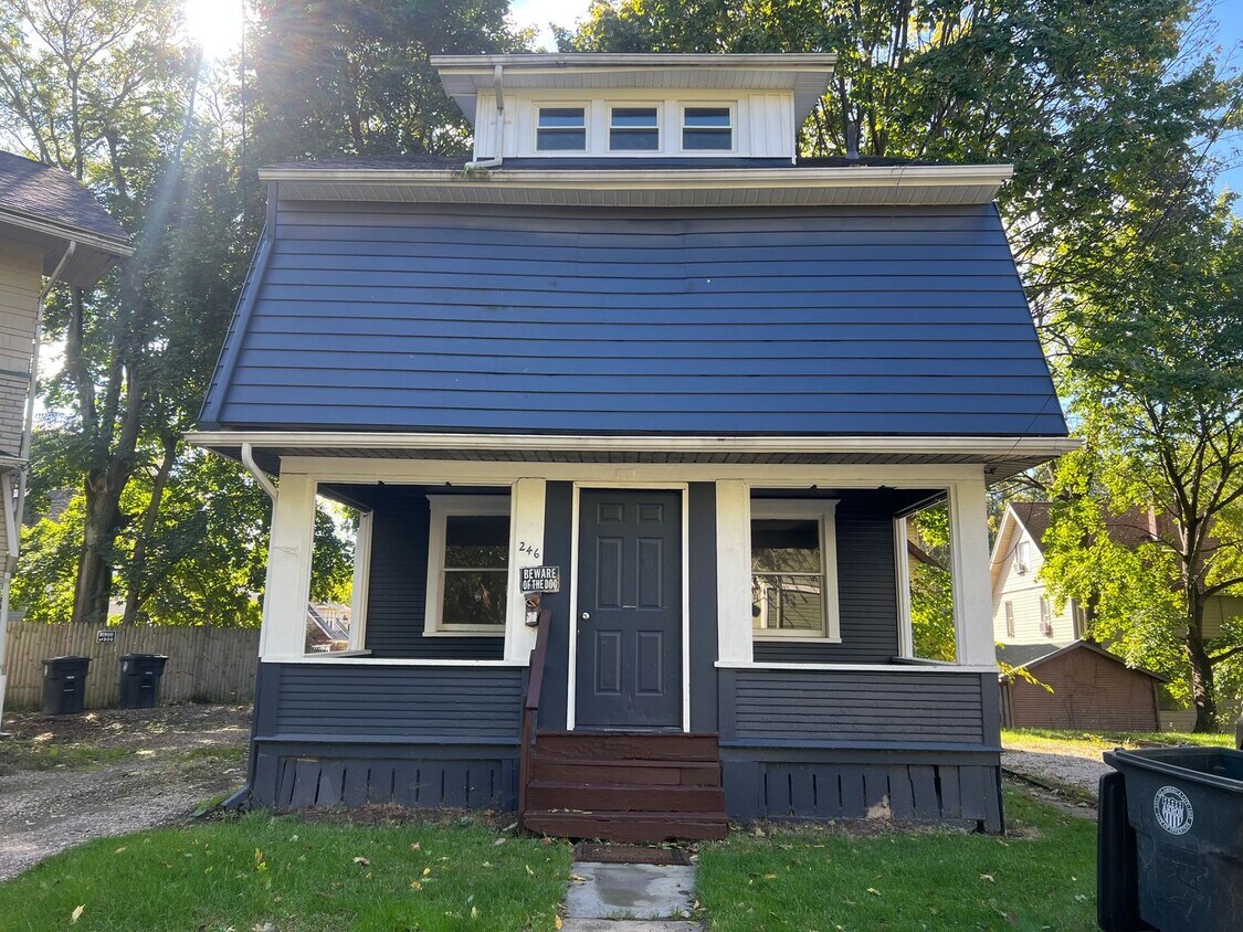 Foto principal - Bright, Spacious & Central — Minutes to Ma...
