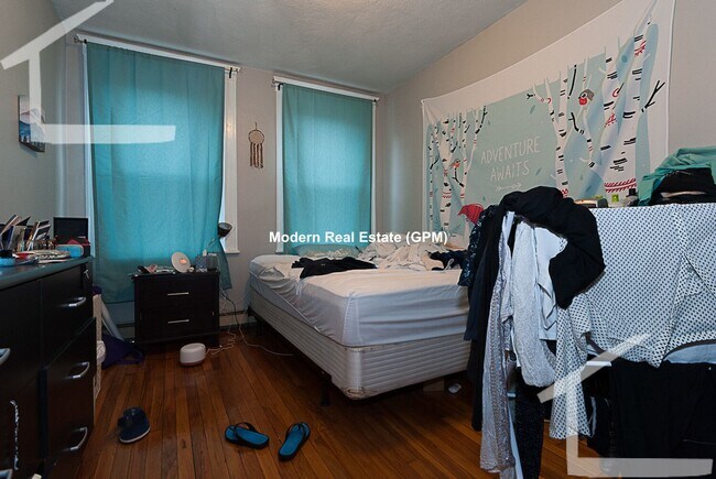 Foto del edificio - Check out this 2 bed 1 bath in Brighton...