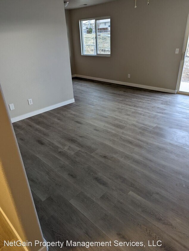 Primary Photo - 2 br, 1 bath House - 1552 E Southern Homes...