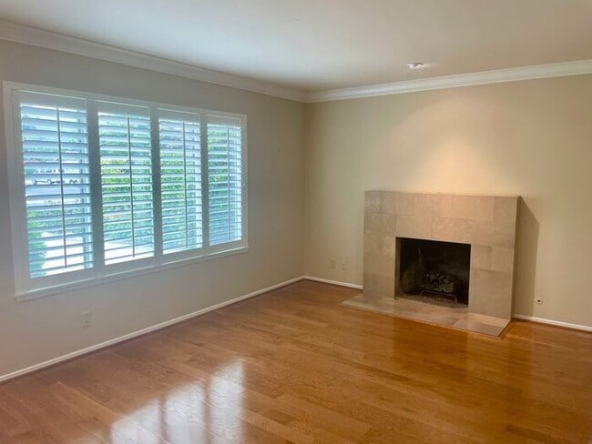 Building Photo - Carpinteria 3 Bedroom House - Available Au...