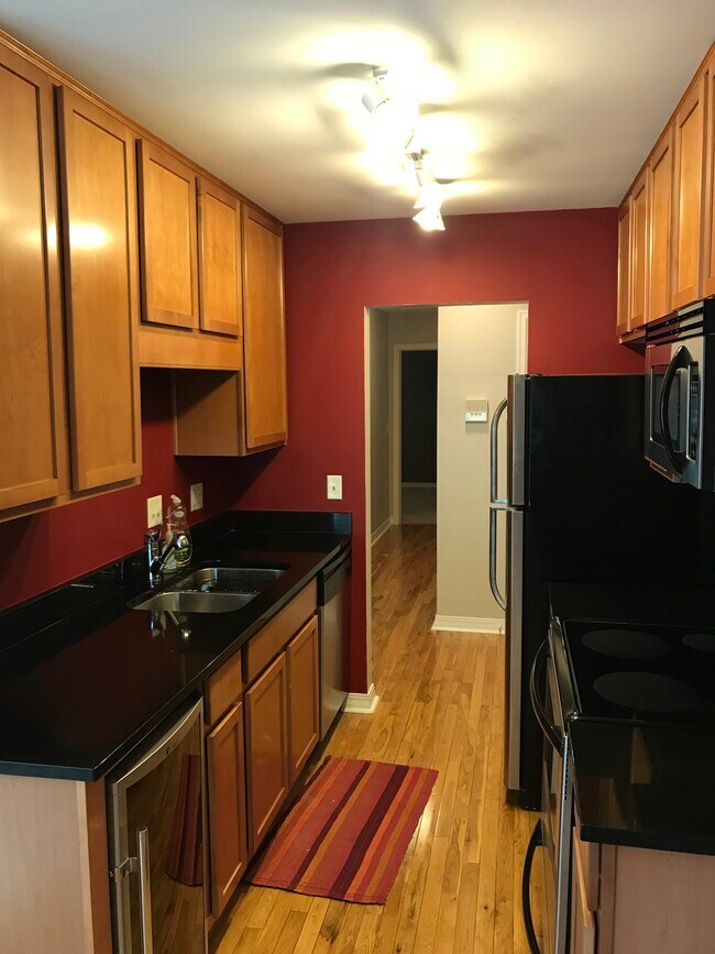 Foto del edificio - 2706 Humboldt Ave S