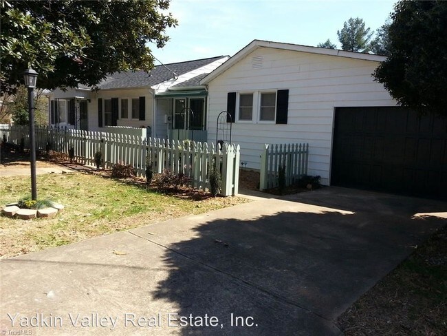 Building Photo - 3 br, 2 bath House - 4416 Spainhour Mill Road