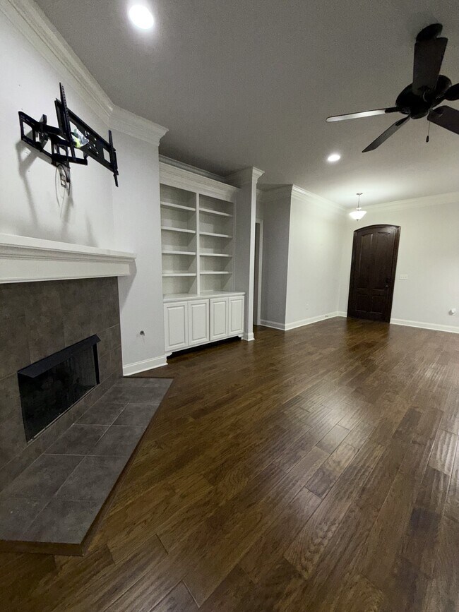 Foto del edificio - 16989 Benton's Ferry Ave