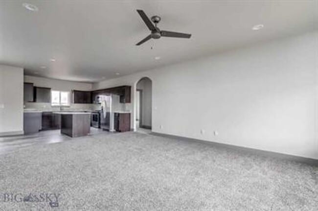 Foto del edificio - Beautiful Home in Belgrade's Henson Community