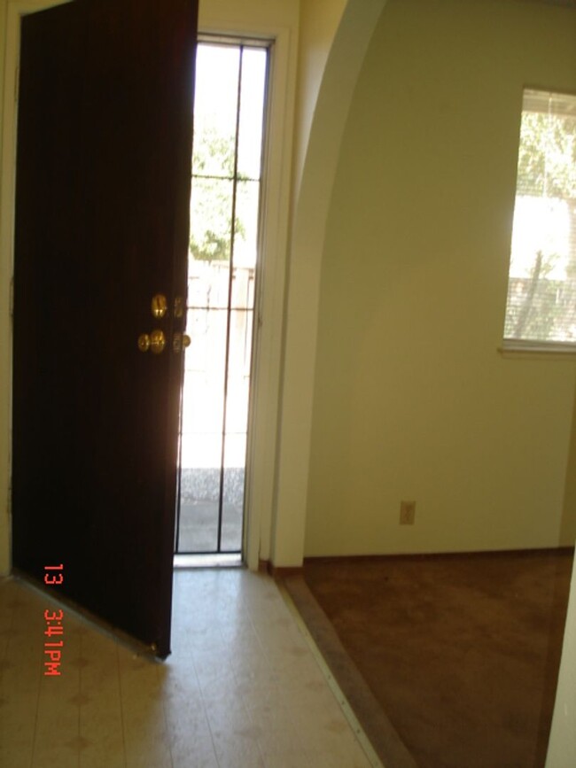 Foto del edificio - 4 bedroom, 2 bathroom home located in Suis...