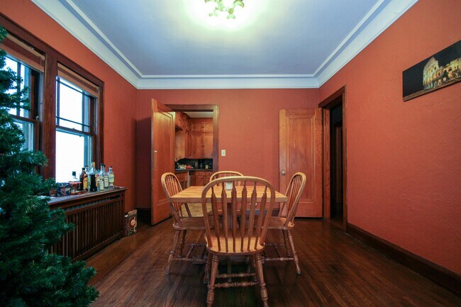 Foto del edificio - 1404 University Ave NE