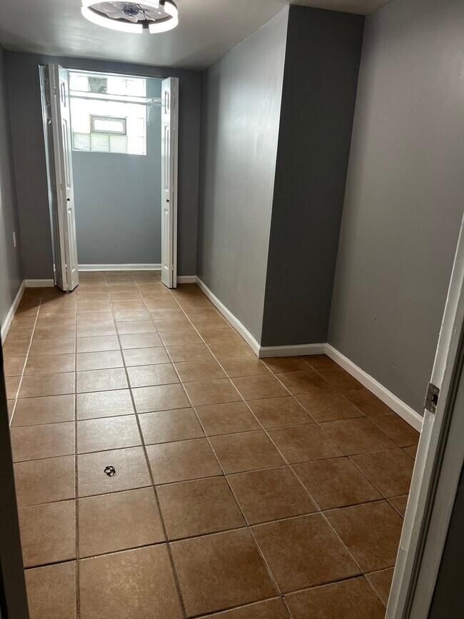 Foto del edificio - 5427 S Wabash Ave