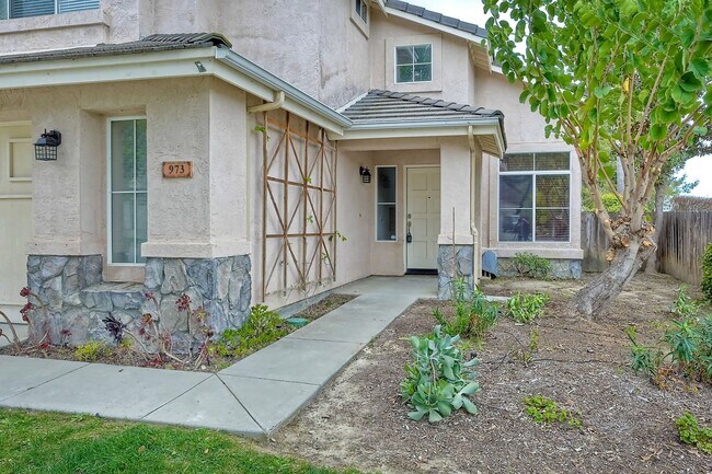 Building Photo - 973 Masters Dr