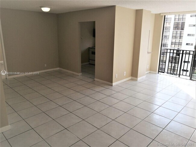 Foto del edificio - 16919 N Bay Rd