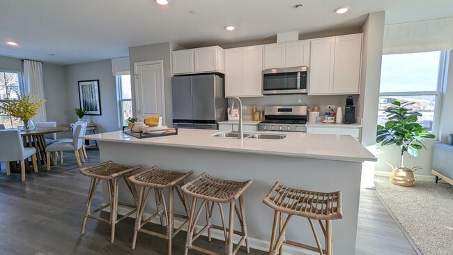 Building Photo - 1392 Foxglove Dr