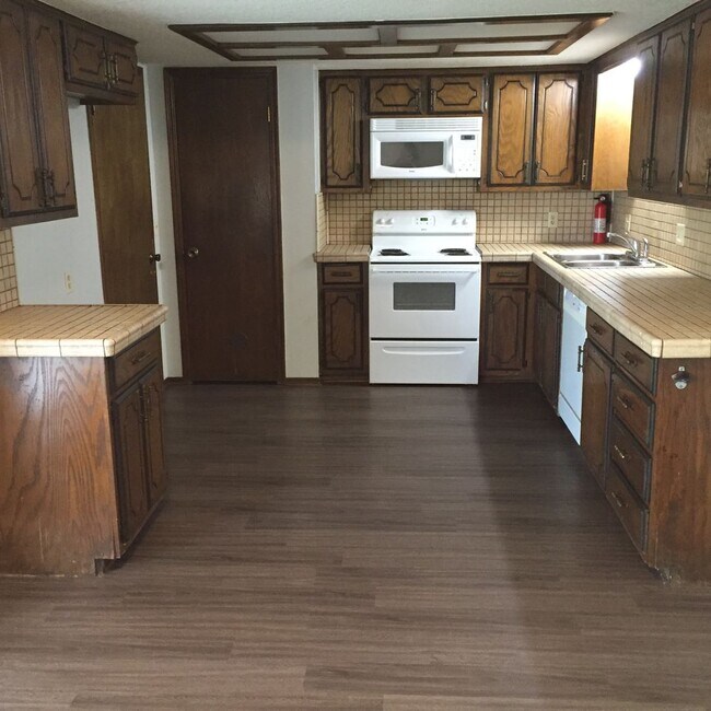 Available Now! Edmond near Summit Middle S... House Rental in Edmond