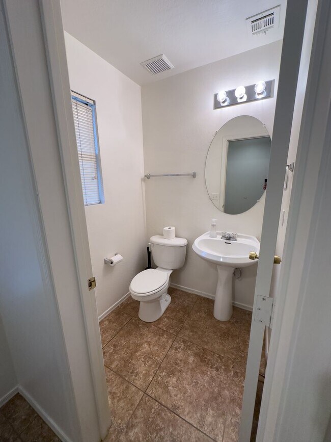 Foto del edificio - 3 bedroom 2 ba home in Gilbert!