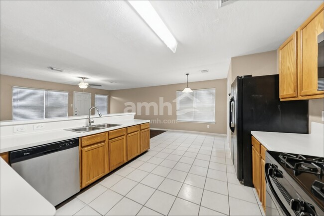 Building Photo - 5215 Lavender Ln