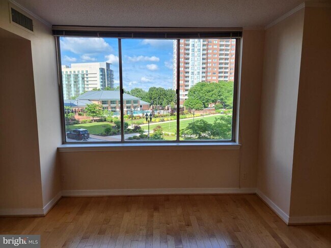 Foto del edificio - 5809 Nicholson Ln