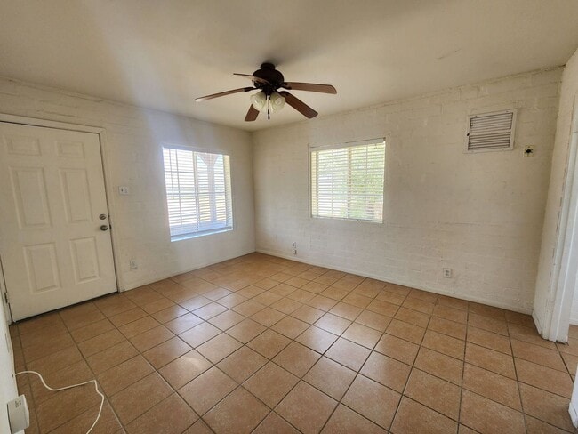 Building Photo - 7153 Elm Ave