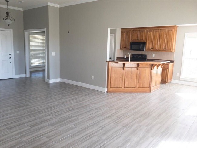 Building Photo - 593 N Fox Meadows Ln