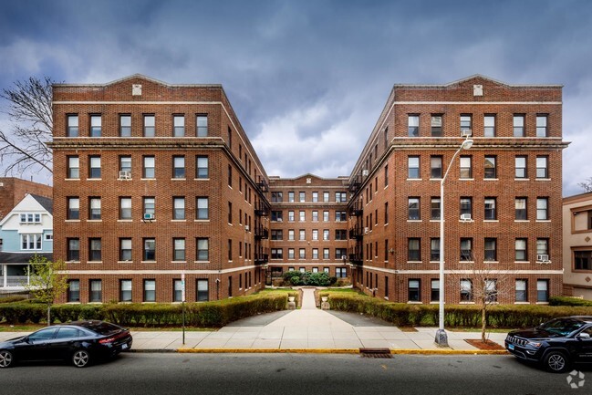 Building Photo - Montclair Gardens