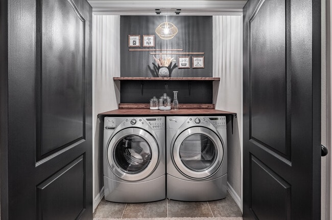 Building Photo - 8303 Pine River Rd