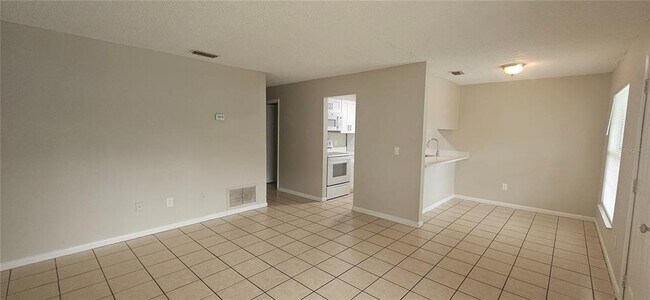Building Photo - 333 S Osceola St