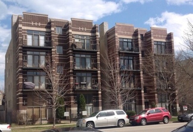 Foto del edificio - 3921 S Indiana Ave