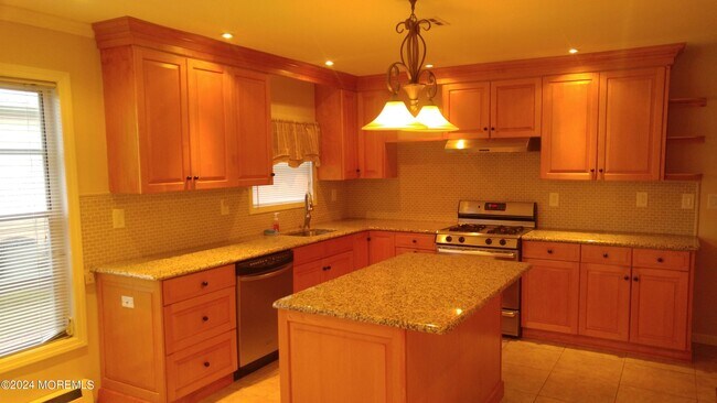 Foto del edificio - 48 Rodhos St