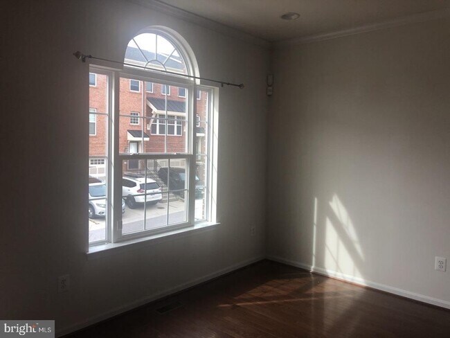 Foto del edificio - 2657 Shade Branch Rd