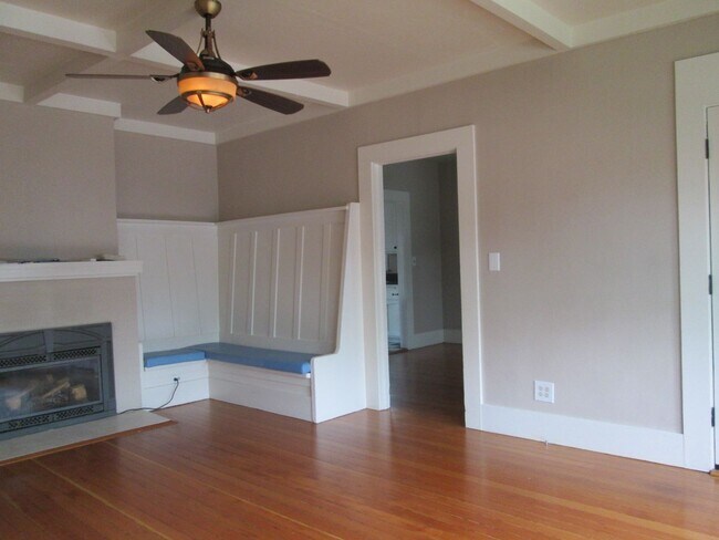 Foto del edificio - Perfect Location in Downtown SLO-No Co-Sig...
