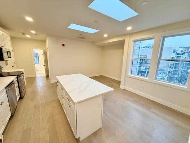 Building Photo - 120 Emerson St