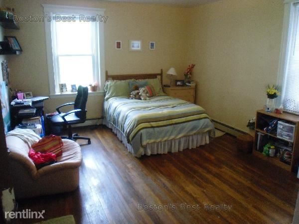 Foto del edificio - 107 Winthrop Rd