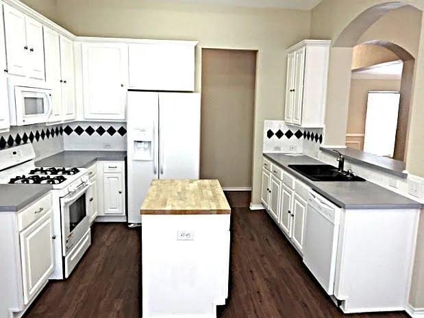 Building Photo - 3021 Avery Ln