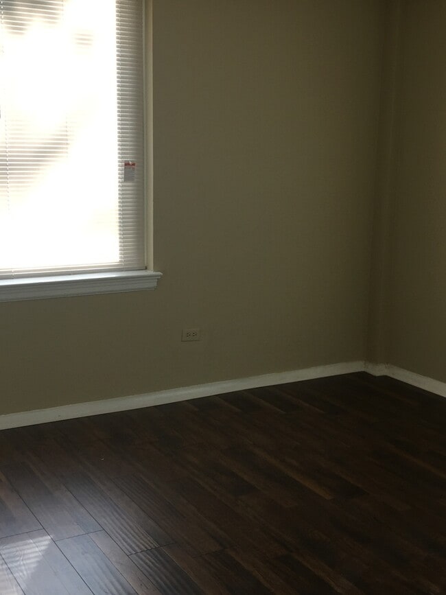 Building Photo - 585 East St