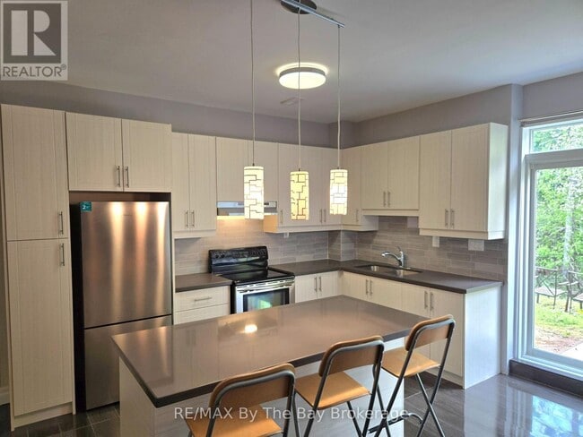 Building Photo - 93 Allegra Dr