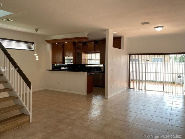 Foto del edificio - 8221 NW 191st Ln